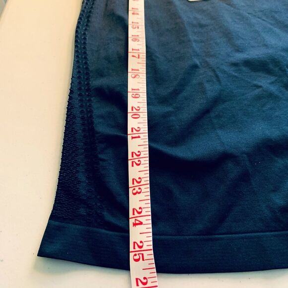 Fabletics Christine Built In Bra Tank Top Size XS NWT - Picture 5 of 14